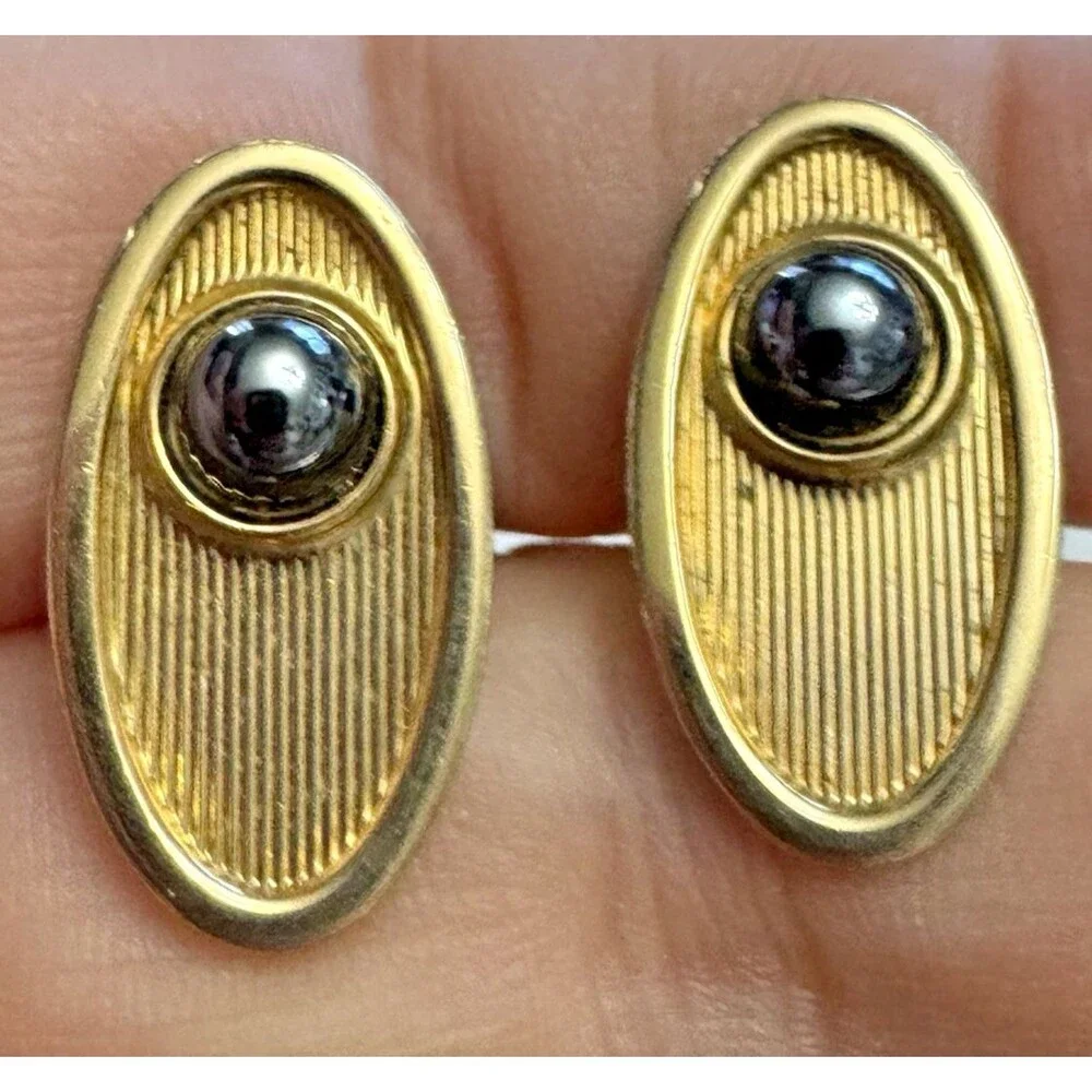 Signed Shields Vintage Gold Tone Cufflinks and Tie Bar Set with Black Onyx Accen